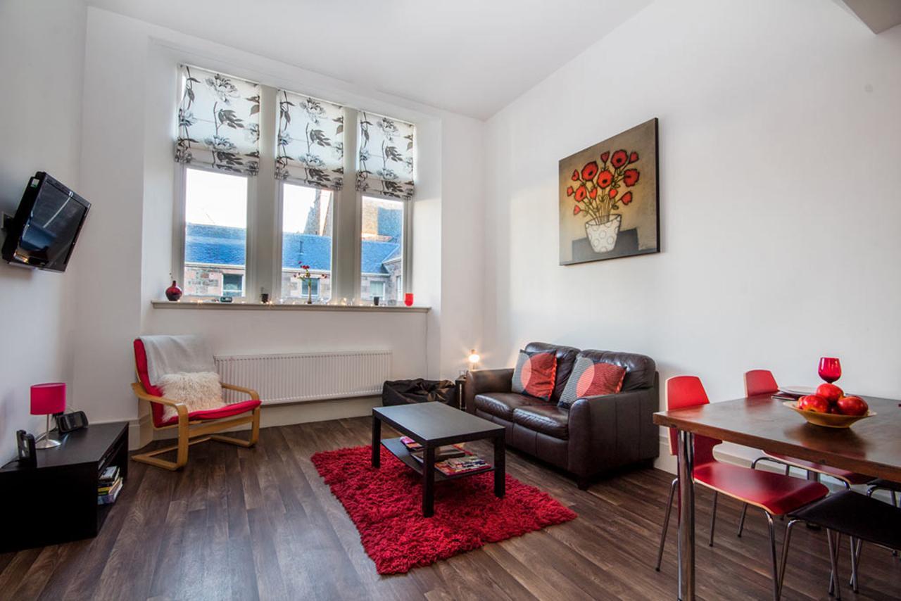 אינברנס The West Wing Apartments מראה חיצוני תמונה