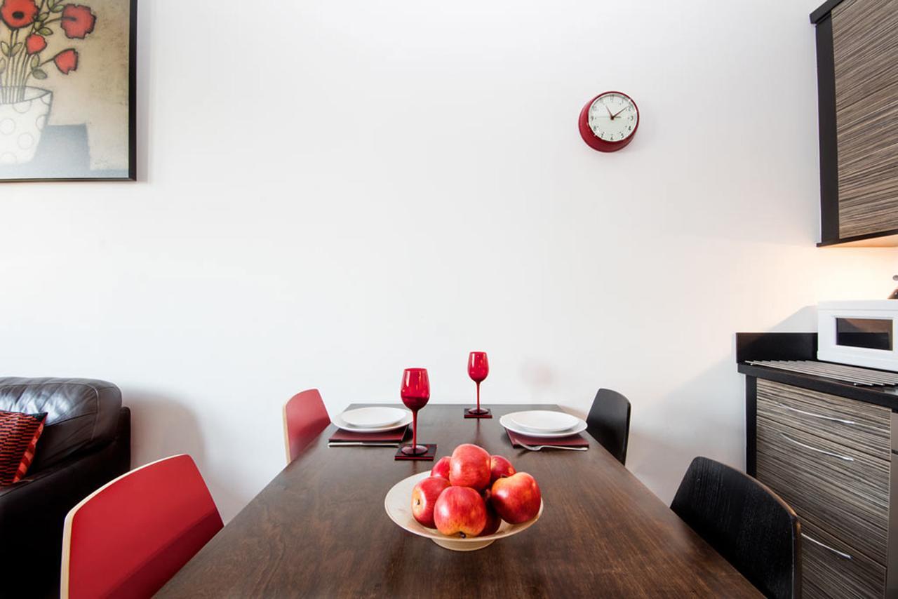 אינברנס The West Wing Apartments מראה חיצוני תמונה